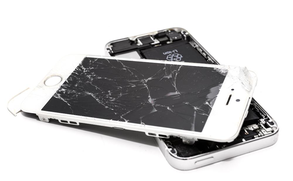 3 Surprisingly Common Ways To Damage Your Phone 3-surprisingly-common-ways-to-damage-your-phone