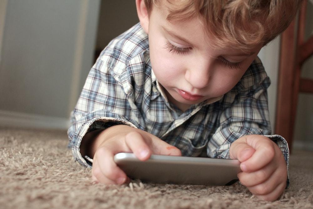 5 Ways to Childproof Your iPhone | Sahara Case LLC