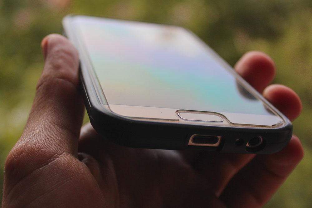 Liquid Screen Protector vs Tempered Glass | Sahara Case LLC