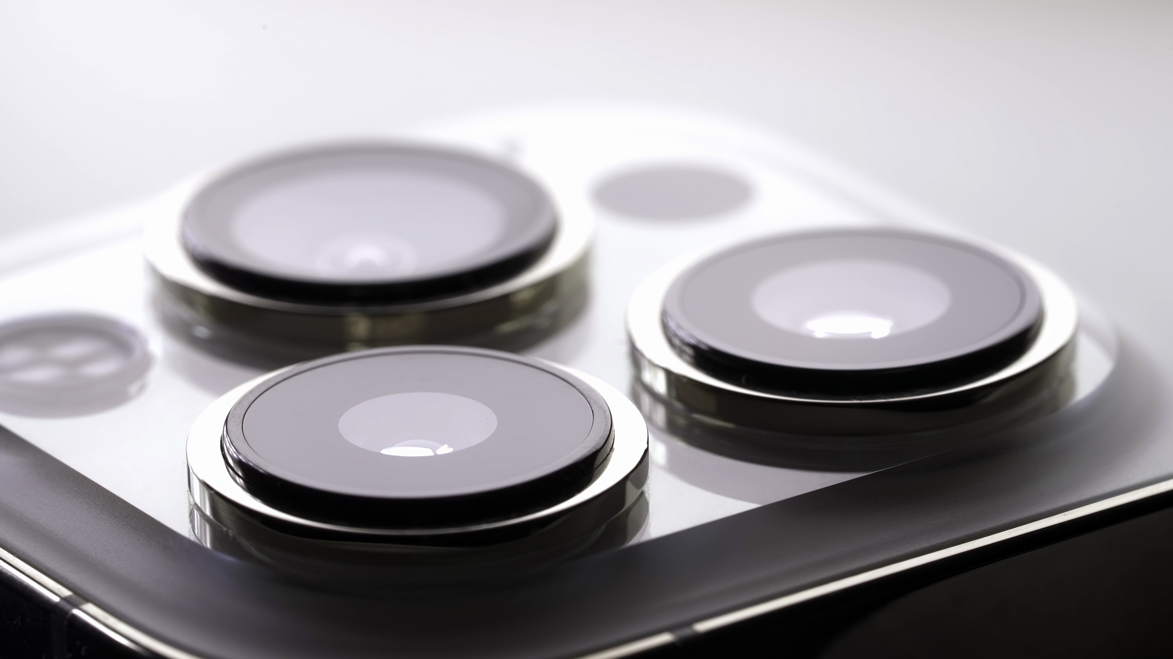 Why You Need a Camera Lens Protector for Your Phone