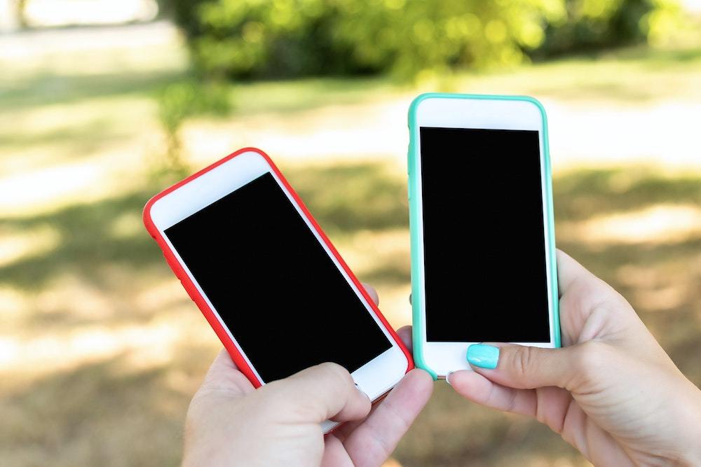 Plastic vs. Rubber Phone Case: Pros and Cons Plastic vs. Rubber Phone Case: Pros and Cons