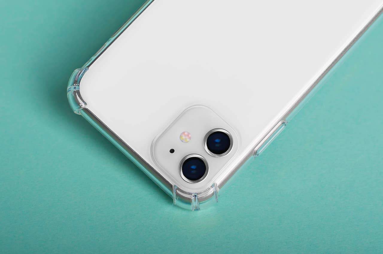 The Best Slim iPhone Cases That Protect Without the Bulk | Sahara Case LLC