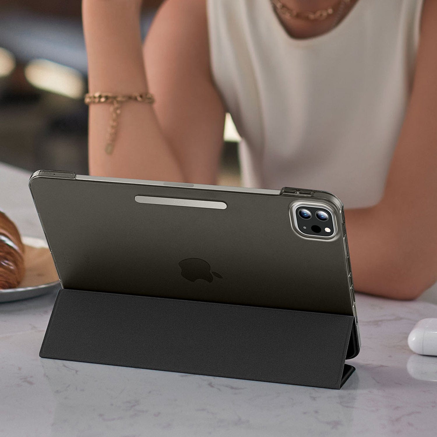 iPad Pro 11" (M4 2024 / M5 2025) Case with Screen Protector - Tri-Fold | Venture Series