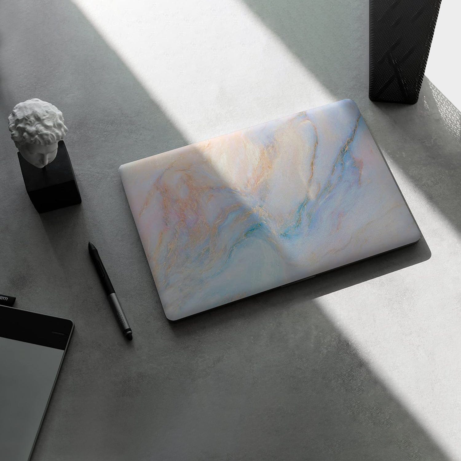 Hybrid-Flex Blue Marble Arts Case - MacBook Pro 14" (2021-2023, M1 Pro/M1 Max & M3/M3 Pro/M3 Max)