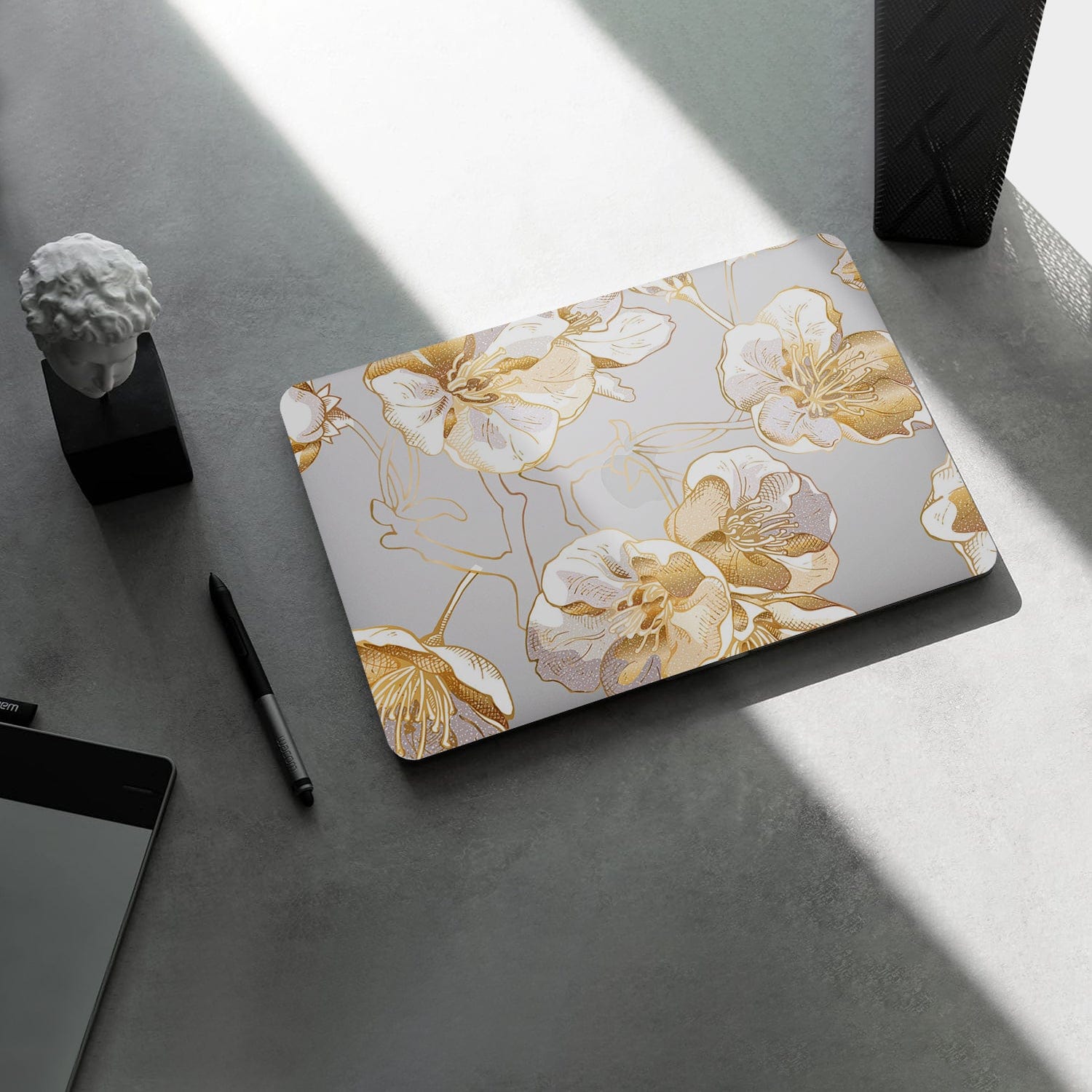 MacBook Pro Clear Case - Hybrid-Flex Gold Botanical Bloom