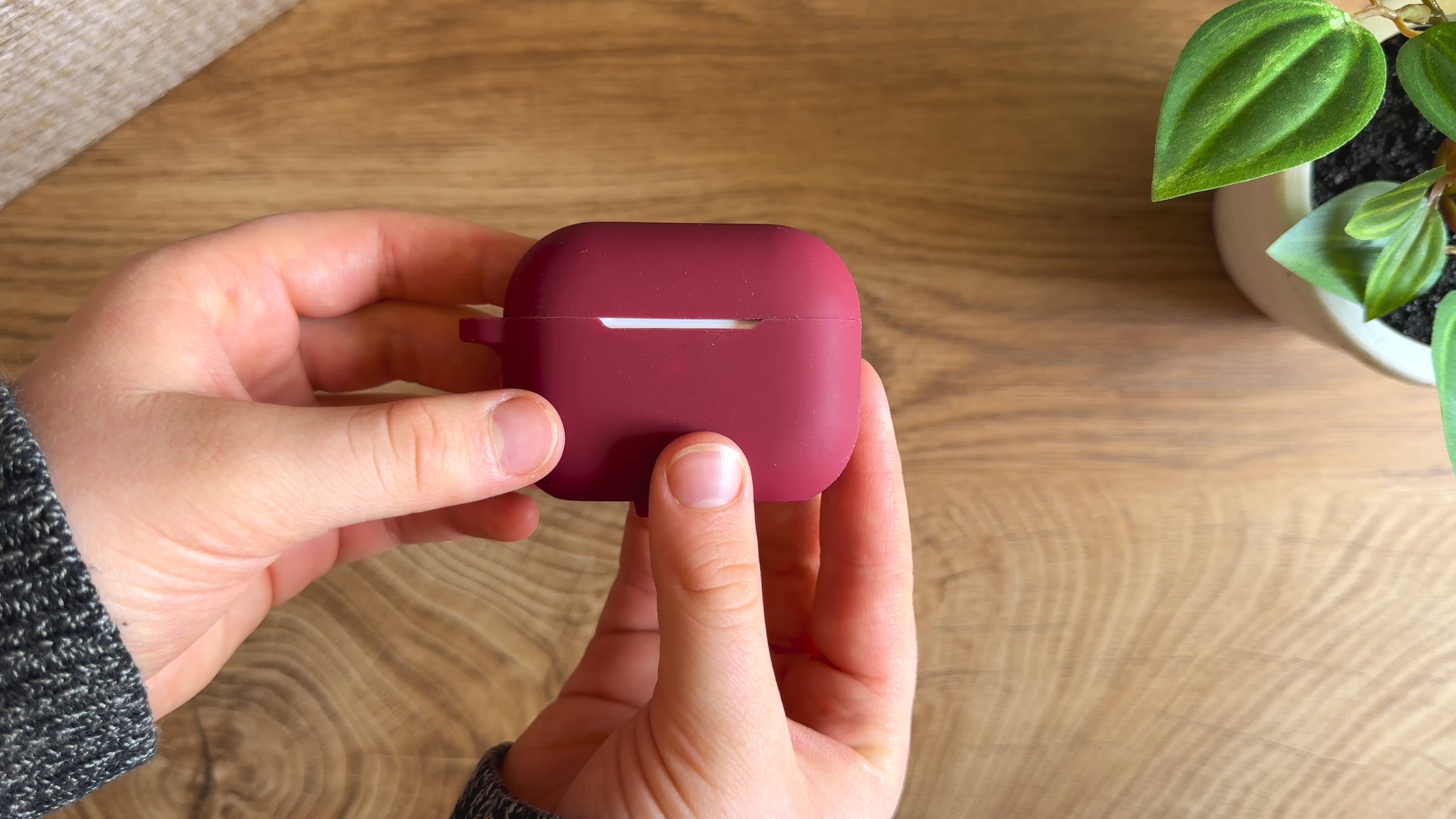 Reinforced corners, textured grip, drop-protection cover — white background.
