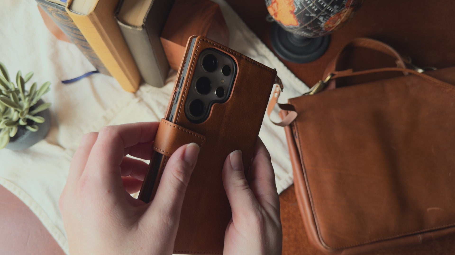 Slim fit with protective grip.