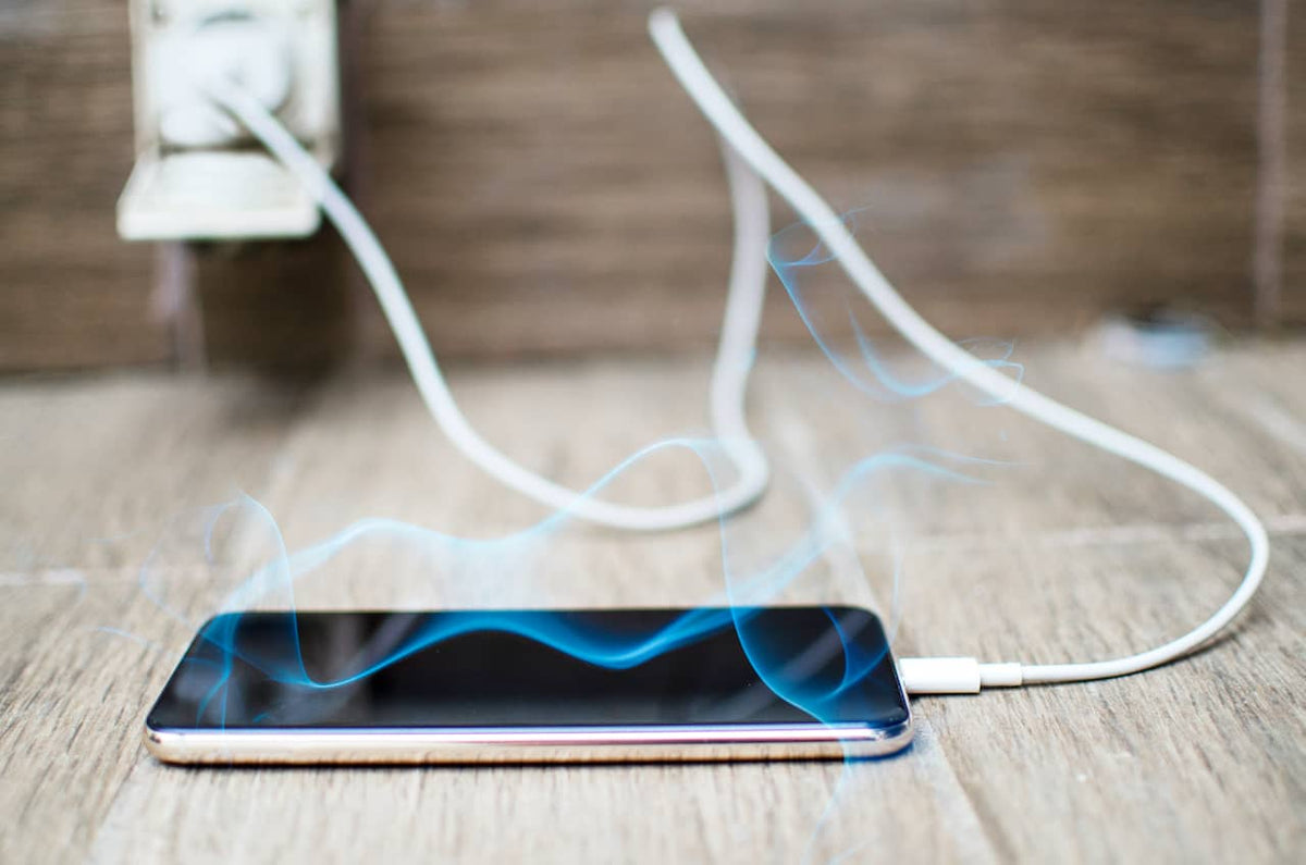11 Ways to Keep Your Phone Cool All Summer Long