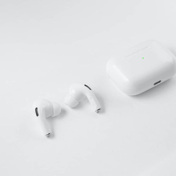 Torden teknisk Eller senere Dropped Your AirPods in Water? Here's How to Save Them – Sahara Case LLC