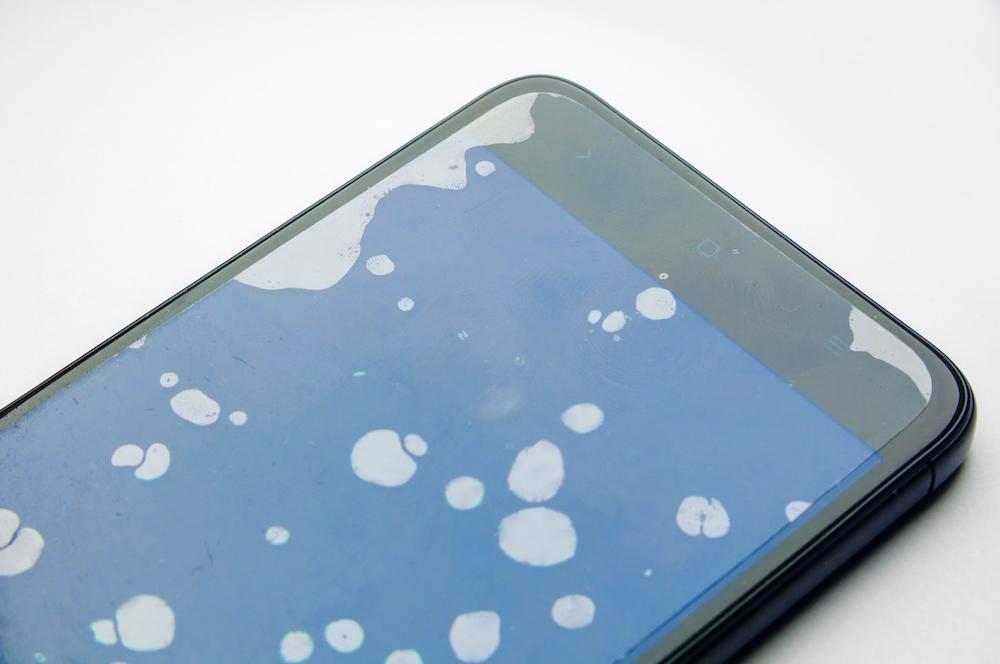 How to Get Bubbles Out of a Screen Protector | Sahara Case LLC