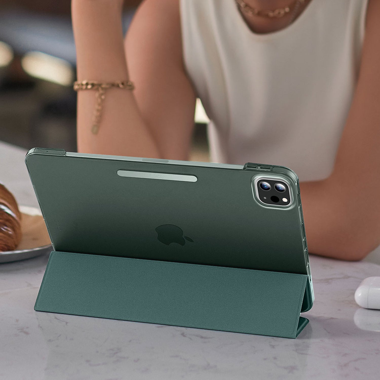 Venture Series Tri-Fold Case - Apple iPad Pro 13-inch M4
